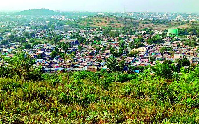 Notice to remove Sanjay Gandhi Nagar | संजय गांधीनगर हटविण्यासाठी नोटिसा Notice to remove Sanjay Gandhi Nagar | संजय गांधीनगर हटविण्यासाठी नोटिसा