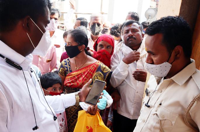 Big news; After showing the certificate, you will get access to medicine, liquor and shops | मोठी बातमी; प्रमाणपत्र दाखविल्यानंतर मिळणार औषध, दारू अन् दुकानांमध्ये प्रवेश