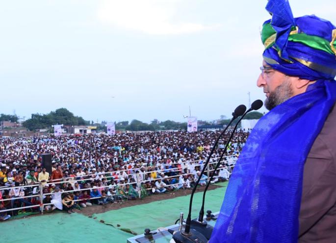 Aurangabad will repeat MIM in the bid | औरंगाबादची पुनरावृत्ती बीडमध्ये एमआयएम करणार Aurangabad will repeat MIM in the bid | औरंगाबादची पुनरावृत्ती बीडमध्ये एमआयएम करणार