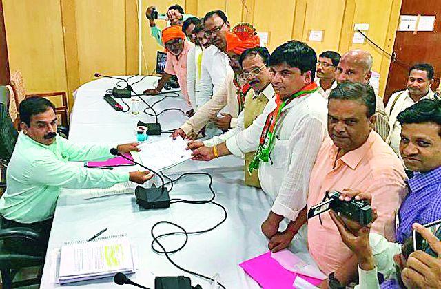 BJP nominated Hemant Patle for nomination | भाजपचे हेमंत पटले यांचे नामांकन दाखल BJP nominated Hemant Patle for nomination | भाजपचे हेमंत पटले यांचे नामांकन दाखल