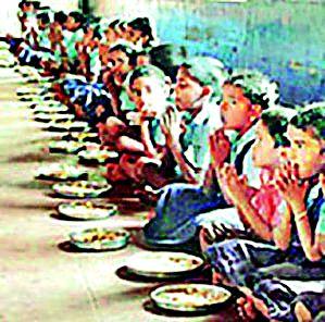 On the way to ending nutrition | पोषण आहार बंद होण्याच्या मार्गावर On the way to ending nutrition | पोषण आहार बंद होण्याच्या मार्गावर