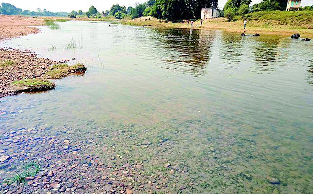 Complaint against false assurances | खोटे आश्वासन देणाऱ्या अधिकाऱ्यांविरुद्ध तक्रार Complaint against false assurances | खोटे आश्वासन देणाऱ्या अधिकाऱ्यांविरुद्ध तक्रार