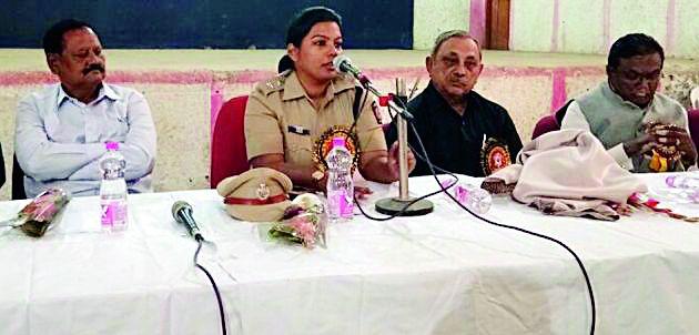 Use of retirement experience should be used | सेवानिवृत्तांच्या अनुभवाचा वापर होणे गरजेचे Use of retirement experience should be used | सेवानिवृत्तांच्या अनुभवाचा वापर होणे गरजेचे