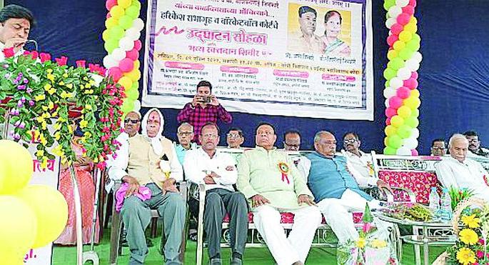 Schools in rural areas produce honest students | ग्रामीण भागातील शाळा प्रामाणिकपणे विद्यार्थी घडवितात Schools in rural areas produce honest students | ग्रामीण भागातील शाळा प्रामाणिकपणे विद्यार्थी घडवितात