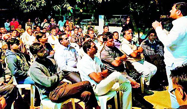 Political party resigns | मंत्रिपद न मिळाल्याने पटोलेंचा राजीनामा