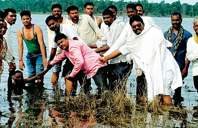 -Bavantathi project collective water resources | -तर बावनथडी प्रकल्पात सामूहिक जलसमाधी -Bavantathi project collective water resources | -तर बावनथडी प्रकल्पात सामूहिक जलसमाधी