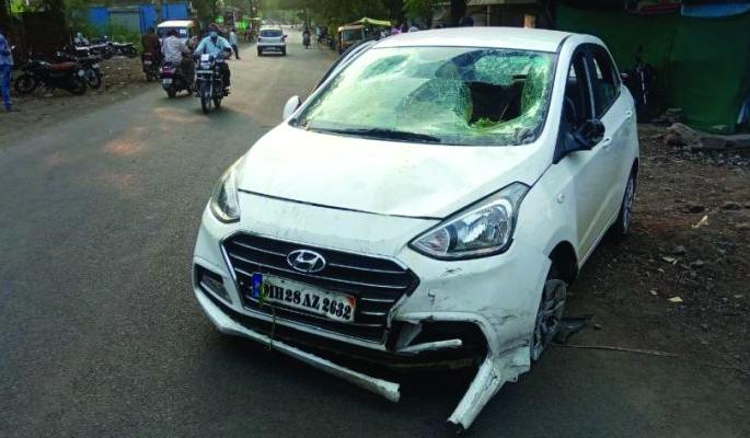 One killed, three injured in car crash | कारच्या धडकेत १ ठार, तिघे जखमी One killed, three injured in car crash | कारच्या धडकेत १ ठार, तिघे जखमी