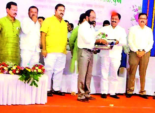 State-level award of commodity tarrun scheme to Gondipipri Market Committee | गोंडपिपरी बाजार समितीला शेतमाल तारण योजनेचा राज्यस्तरीय पुरस्कार