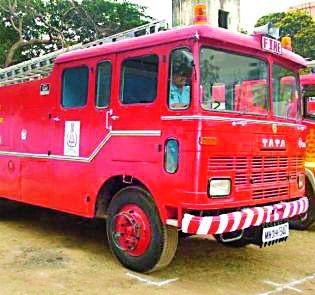 Ignore fire attachments | फायर आॅडिटकडे दुर्लक्ष Ignore fire attachments | फायर आॅडिटकडे दुर्लक्ष