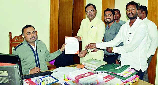 Reduce the water supply of the Chandrapur power station | चंद्रपूर वीज केंद्राचा पाणीपुरवठा कमी करावा Reduce the water supply of the Chandrapur power station | चंद्रपूर वीज केंद्राचा पाणीपुरवठा कमी करावा