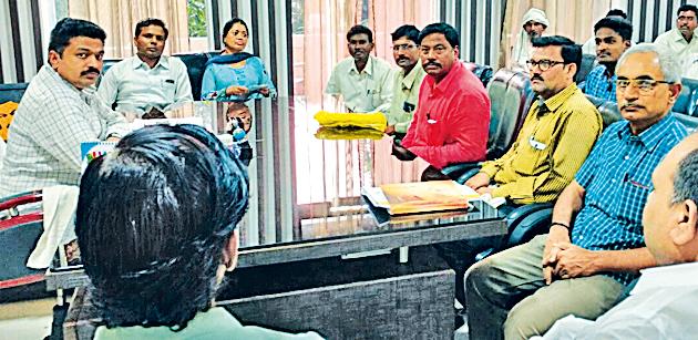 Give irrigation water to the farmers | शेतकºयांना सिंचनाकरिता पाणी द्या Give irrigation water to the farmers | शेतकºयांना सिंचनाकरिता पाणी द्या