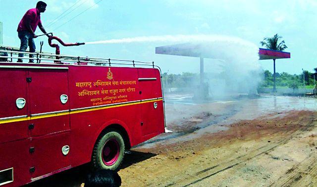 Srinivas Kisan Petrol Pumpala Fire | श्रीनिवास किसान पेट्रोल पंपाला आग Srinivas Kisan Petrol Pumpala Fire | श्रीनिवास किसान पेट्रोल पंपाला आग