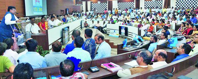 Chandrapur should be the first number from Chandra to Bandra | चांदापासून बांदापर्यंत चंद्रपूरचा पहिला क्रमांक असावा Chandrapur should be the first number from Chandra to Bandra | चांदापासून बांदापर्यंत चंद्रपूरचा पहिला क्रमांक असावा