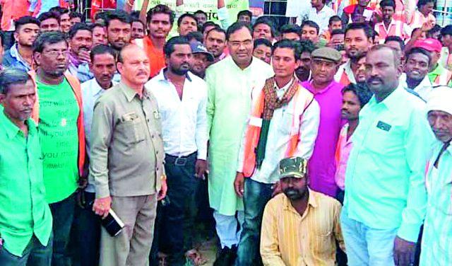 Cleansing Workers' Fury in Chandrapur | चंद्रपुरातील सफाई कामगारांचे उपोषण Cleansing Workers' Fury in Chandrapur | चंद्रपुरातील सफाई कामगारांचे उपोषण