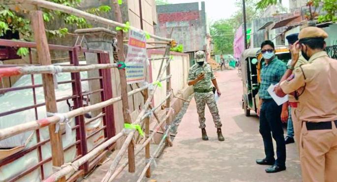 District-wide 'Weekend Lockdown' against Corona | कोरोनाविरूद्ध जिल्हाभरात ‘विकेंड लॉकडाऊन’ District-wide 'Weekend Lockdown' against Corona | कोरोनाविरूद्ध जिल्हाभरात ‘विकेंड लॉकडाऊन’