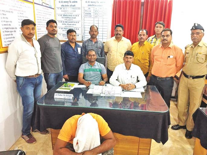 Five lakhs of fake currency in lieu of three lakh rupees! | तीन लाख रुपयांच्या बदल्यात दिल्या पाच लाखांच्या बनावट नोटा! Five lakhs of fake currency in lieu of three lakh rupees! | तीन लाख रुपयांच्या बदल्यात दिल्या पाच लाखांच्या बनावट नोटा!