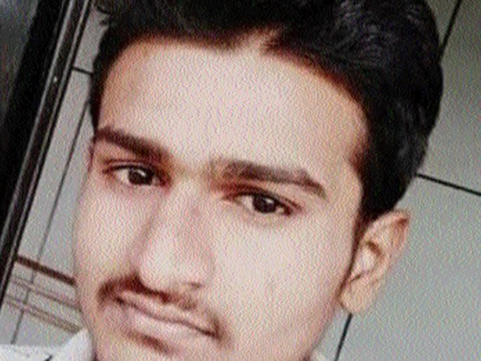 Suicide with 'Going to Long Journey' status | ‘गोर्इंग टू लाँग जर्नी’ स्टेटस ठेवत केली आत्महत्या Suicide with 'Going to Long Journey' status | ‘गोर्इंग टू लाँग जर्नी’ स्टेटस ठेवत केली आत्महत्या