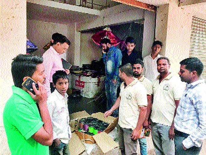 Printed on Nylon Mouse sale | नायलॉन मांजा विक्री करणाºयावर छापा Printed on Nylon Mouse sale | नायलॉन मांजा विक्री करणाºयावर छापा