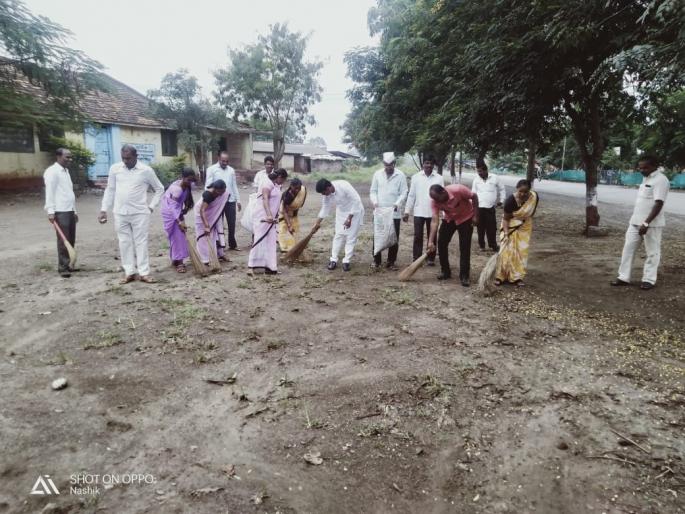 Plastic Collection of Prabodhan Plastics from Labor in Kotamgaon; Campaign started | कोटमगावात श्रमदानातून प्रबोधन प्लॅस्टिक संकलन ; अभियान सुरु Plastic Collection of Prabodhan Plastics from Labor in Kotamgaon; Campaign started | कोटमगावात श्रमदानातून प्रबोधन प्लॅस्टिक संकलन ; अभियान सुरु