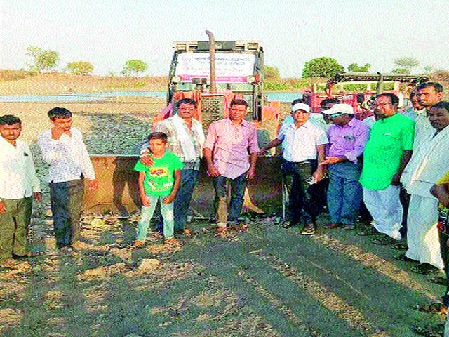 Lift of Pavanodon million cubic meter | पावणेदोन लाख घनमीटर गाळाचा उपसा Lift of Pavanodon million cubic meter | पावणेदोन लाख घनमीटर गाळाचा उपसा