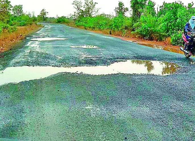 The work of Siron highway was incomplete | सिरोंचा महामार्गाचे काम अपूर्णावस्थेत