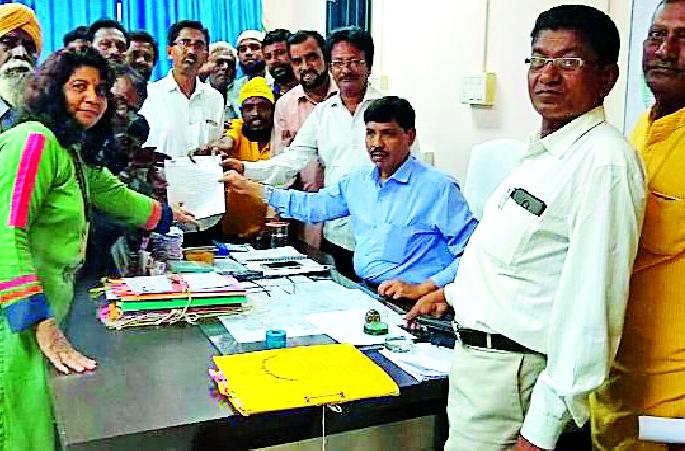 NCP's District Collector | राष्ट्रवादीची जिल्हाकचेरीवर धडक