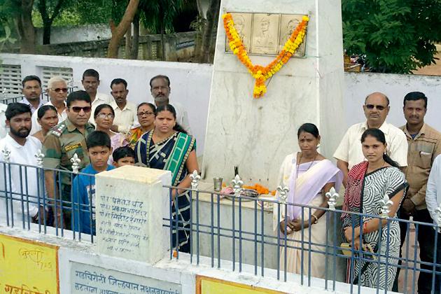 Life of martyrs inspirational to serve the country | शहिदांचे जीवन देशसेवेसाठी प्रेरणादायी