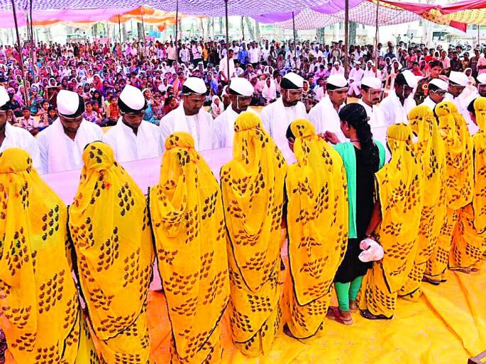 18 couples married by police | पोलिसांनी बांधल्या १८ जोडप्यांच्या लग्नगाठी