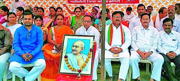 Congress fasting against the government | शासनाविरोधात काँग्रेसचे उपोषण