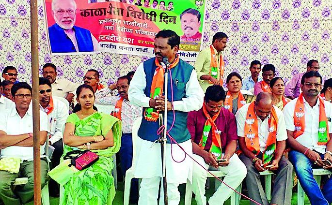 Opponents have no issues, welfare schemes conflict | विरोधकांकडे मुद्दे नसल्याने कल्याणकारी योजनांचा विरोध Opponents have no issues, welfare schemes conflict | विरोधकांकडे मुद्दे नसल्याने कल्याणकारी योजनांचा विरोध