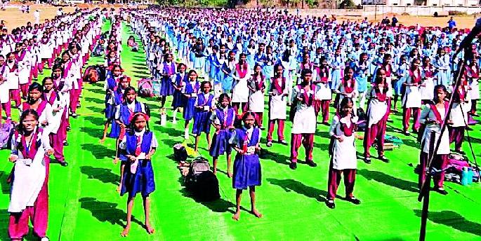 Government's emphasis on girls' education and empowerment | मुलींच्या शिक्षण व सक्षमीकरणावर शासनाचा भर