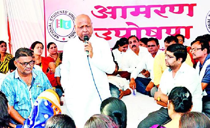 Parents and students bat-bat | पालक व विद्यार्थ्यांची बल्ले-बल्ले Parents and students bat-bat | पालक व विद्यार्थ्यांची बल्ले-बल्ले