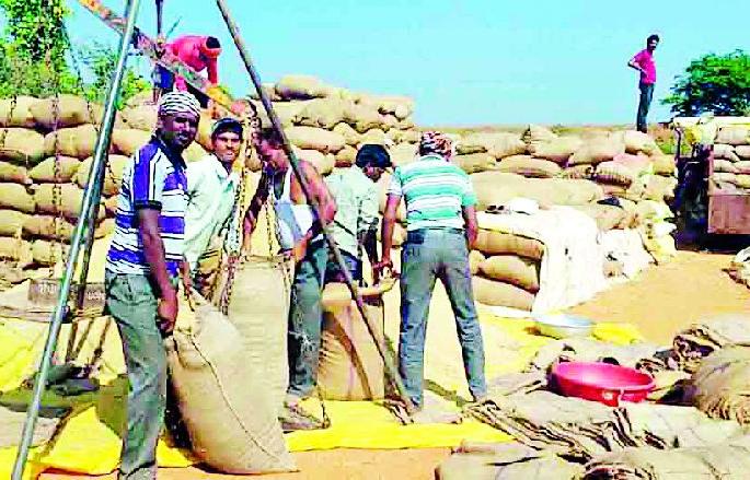 After all, we will weigh the weight of the godown | अखेर गोदामातील धानाचे वजन करणार