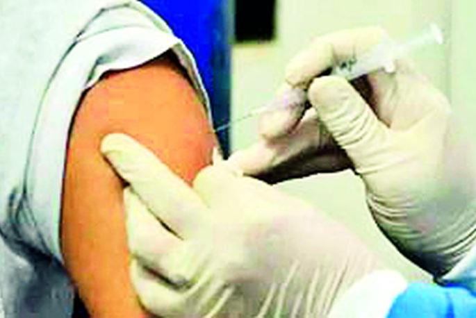 Not just fever and vaccination, both vaccines are safe | ताप आणि लसीकरणाचा संबंधच नाही, दोन्ही लसी सुरक्षित Not just fever and vaccination, both vaccines are safe | ताप आणि लसीकरणाचा संबंधच नाही, दोन्ही लसी सुरक्षित