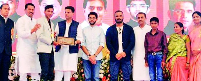 He will complete the medical building within two years | दोन वर्षात मेडिकल इमारतीचे काम पूर्ण करणार He will complete the medical building within two years | दोन वर्षात मेडिकल इमारतीचे काम पूर्ण करणार