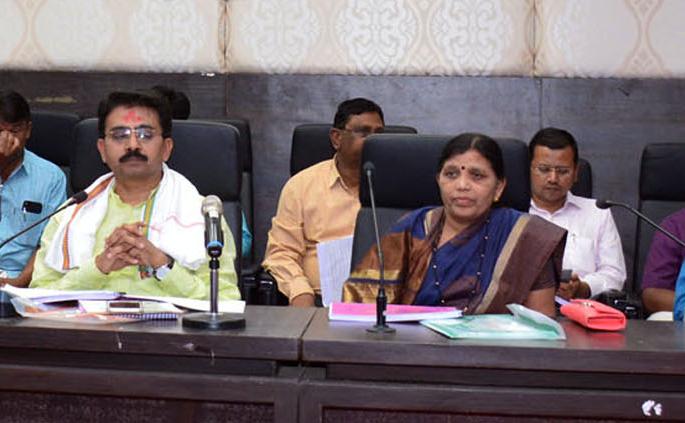  Waiting for 10 thousand farmers to wait for electricity | 10 हजार शेतकऱ्यांना वीज जोडण्यांची प्रतीक्षा कायम