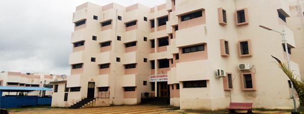 Facilities for students to stay in the new year | नवीन वर्षात विद्यार्थिनींची राहण्याची होणार सोय Facilities for students to stay in the new year | नवीन वर्षात विद्यार्थिनींची राहण्याची होणार सोय