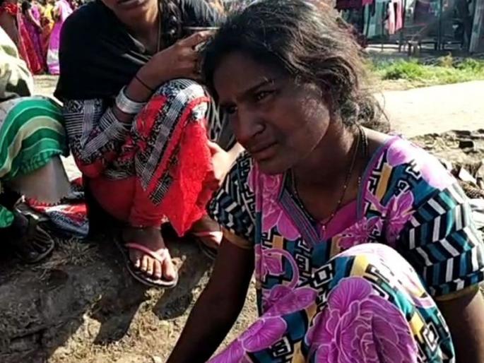 Both stomachs are gone, what do I do now though? | पोटची दोन्ही पोरं सोडून गेली, मी आता जगून तरी काय करू?