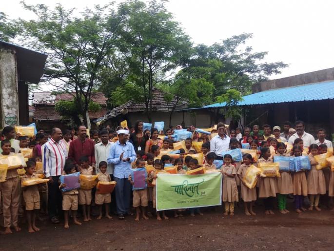 Distribution of educational material in Chinchalkarera | चिंचलेखैरेत शैक्षणिक साहित्य वाटप Distribution of educational material in Chinchalkarera | चिंचलेखैरेत शैक्षणिक साहित्य वाटप