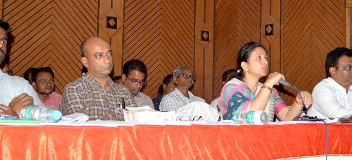 2 crore bills approved in 5 minutes | २० कोटींची बिले ३ मिनिटात मंजूर 2 crore bills approved in 5 minutes | २० कोटींची बिले ३ मिनिटात मंजूर