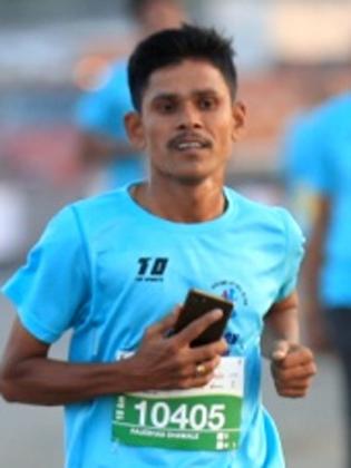 Run for the Gandhian Thought till the Sevagram of Dhawal | ढवळेंची सेवाग्रामपर्यंत गांधी विचारांसाठी दौड Run for the Gandhian Thought till the Sevagram of Dhawal | ढवळेंची सेवाग्रामपर्यंत गांधी विचारांसाठी दौड