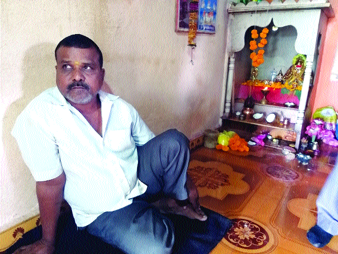 'Exercise Specialist' bhuga busted .. | ‘करणी स्पेशालिस्ट’ भोंदूचा पर्दाफाश.. 'Exercise Specialist' bhuga busted .. | ‘करणी स्पेशालिस्ट’ भोंदूचा पर्दाफाश..