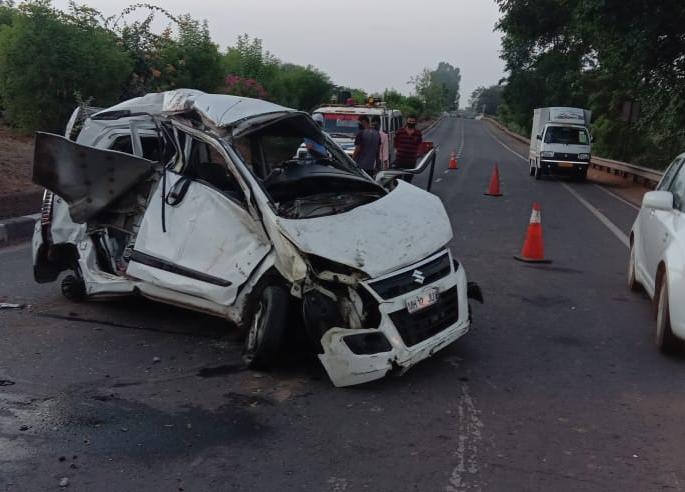 Engineer's husband killed along with doctor's wife, accident in Bhoslewadi | डॉक्टर पत्नीसह अभियंता पती ठार, भोसलेवाडीत दुर्घटना