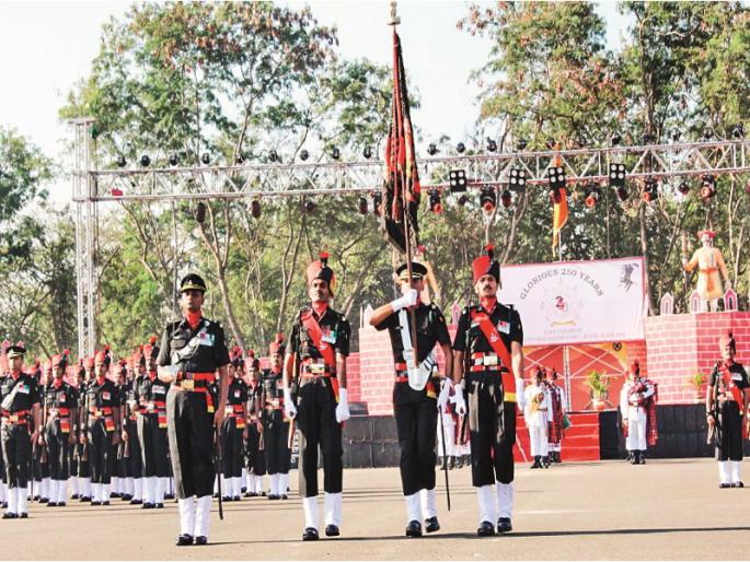 Glorious conduction in Aundh by the Maratha Light Infantry's 250th Foundation Day | मराठा लाईट इन्फन्ट्रीच्या २५०व्या स्थापनादिनानिमित्त औंधमध्ये गौरवशाली संचलन Glorious conduction in Aundh by the Maratha Light Infantry's 250th Foundation Day | मराठा लाईट इन्फन्ट्रीच्या २५०व्या स्थापनादिनानिमित्त औंधमध्ये गौरवशाली संचलन