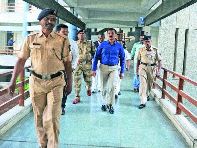 Prefer city bus service: recruitment as required; Chief Minister's agenda to implement e-Governance | शहर बससेवेला प्राधान्य : आवश्यकतेनुसार नोकरभरती; ई-गर्व्हनन्सवर भर मुंढे राबविणार मुख्यमंत्र्यांचा अजेंडा