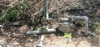 The aqueduct at Bolthan burst | बोलठाण येथील जलवहिनी फोडली