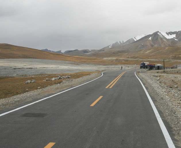 The tender process of the first and second phase of the highway has been canceled | महामार्गाच्या पहिल्या व दुस:या टप्प्याची निविदा प्रक्रिया रखडली The tender process of the first and second phase of the highway has been canceled | महामार्गाच्या पहिल्या व दुस:या टप्प्याची निविदा प्रक्रिया रखडली