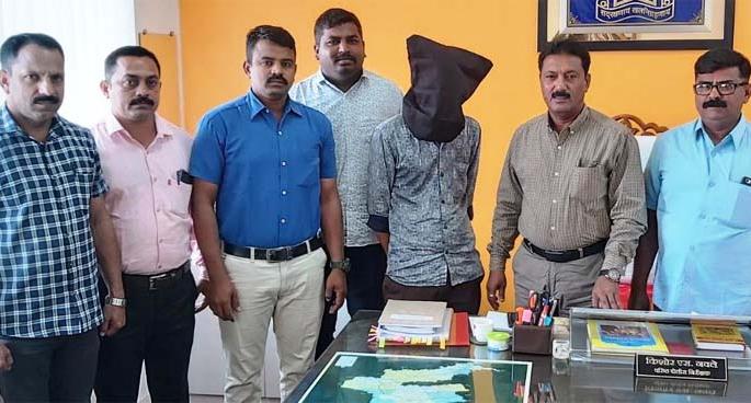 Finally after 17 years in the hands of 'Pepsi' police | अखेर 17 वर्षानंतर ‘पेप्सी’ पोलिसांच्या हाती Finally after 17 years in the hands of 'Pepsi' police | अखेर 17 वर्षानंतर ‘पेप्सी’ पोलिसांच्या हाती