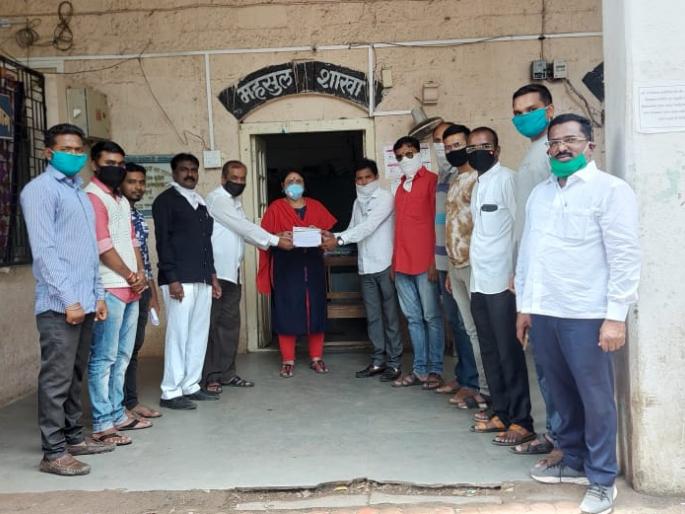 Statement of Youth Congress to Tehsildar regarding unemployment | बेरोजगारीबाबत युवक काँग्रेसचे तहसीलदारांना निवेदन Statement of Youth Congress to Tehsildar regarding unemployment | बेरोजगारीबाबत युवक काँग्रेसचे तहसीलदारांना निवेदन