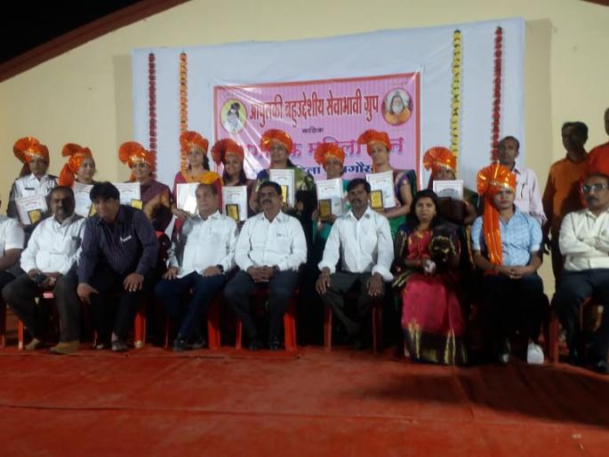 'Apokki' honors the leader in the school | ‘आपुलकी’ने केला नवदुर्गांचा सन्मान 'Apokki' honors the leader in the school | ‘आपुलकी’ने केला नवदुर्गांचा सन्मान